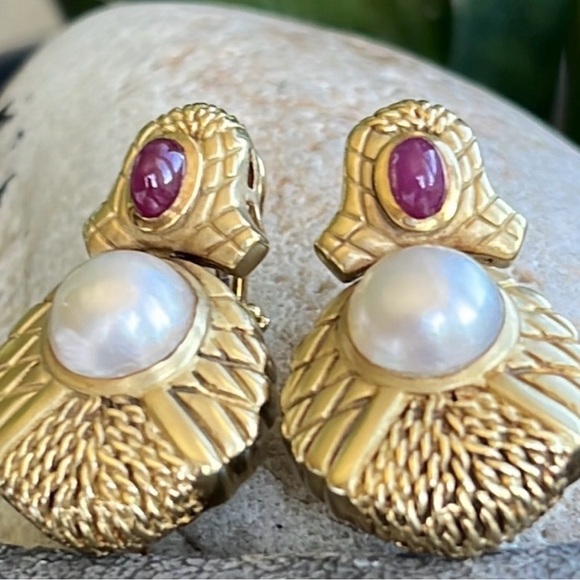 14KT SOLID GOLD PEARL/RUBY EARRINGS - OMEGA BACK 20+ grams - Picture 4 of 7